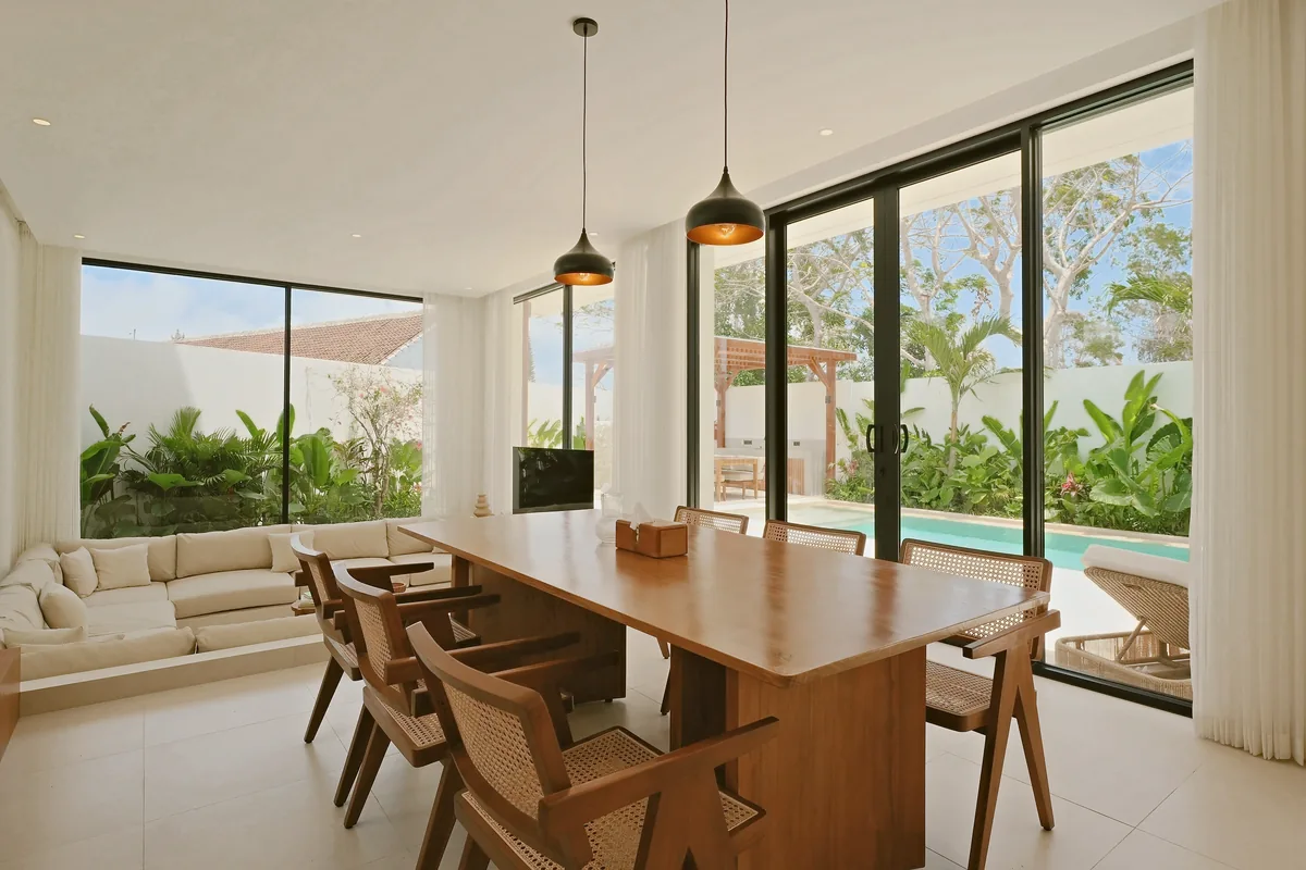 Living & kitchen · Dining table